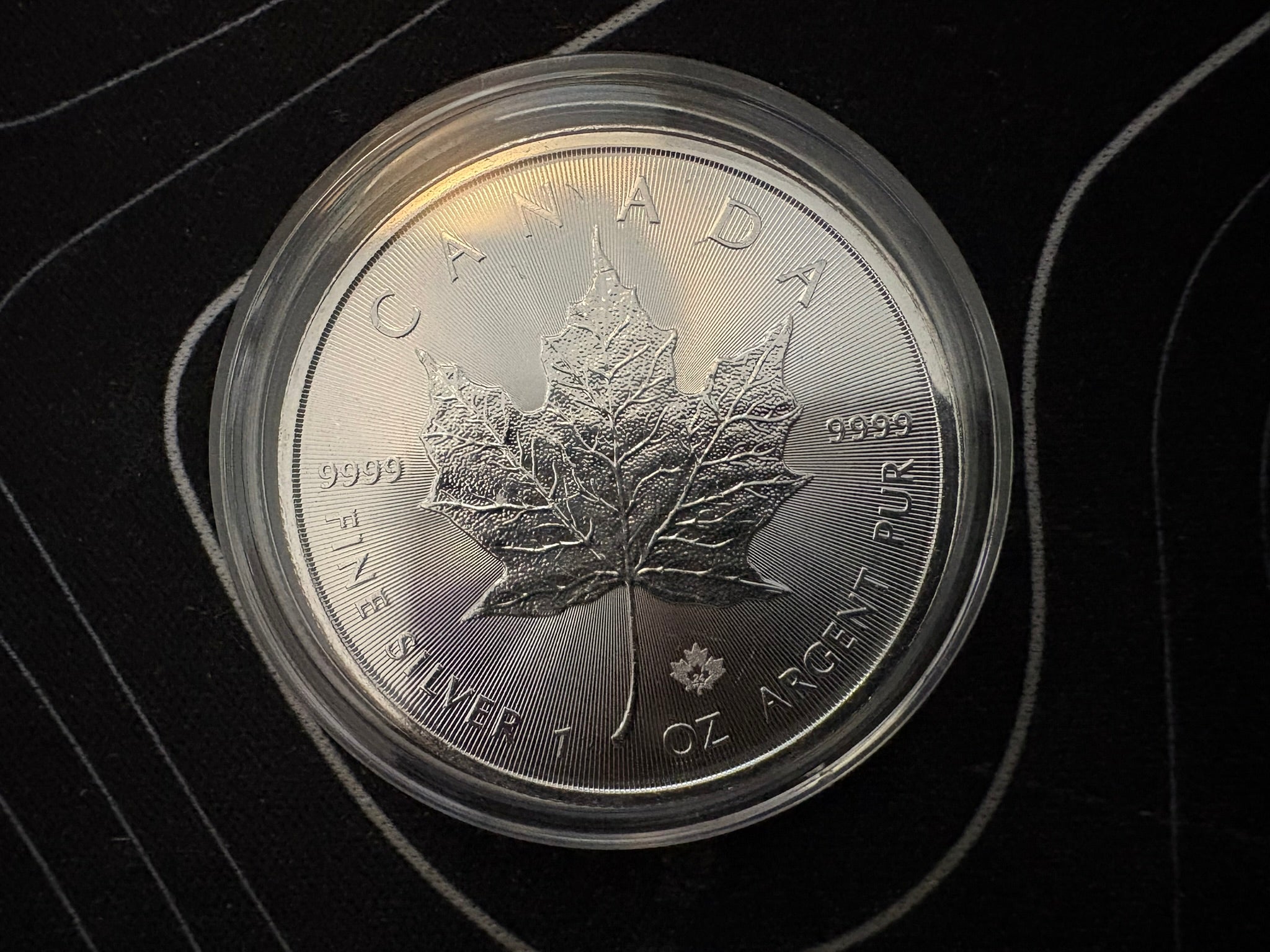 1 oz Canadian .9999 Silver Maple 2024 In Capsule | Royal Canadian Mint